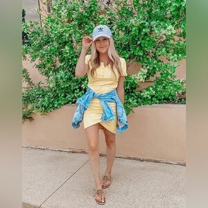 Yellow short sleeve ruched dress - NWT - sz L